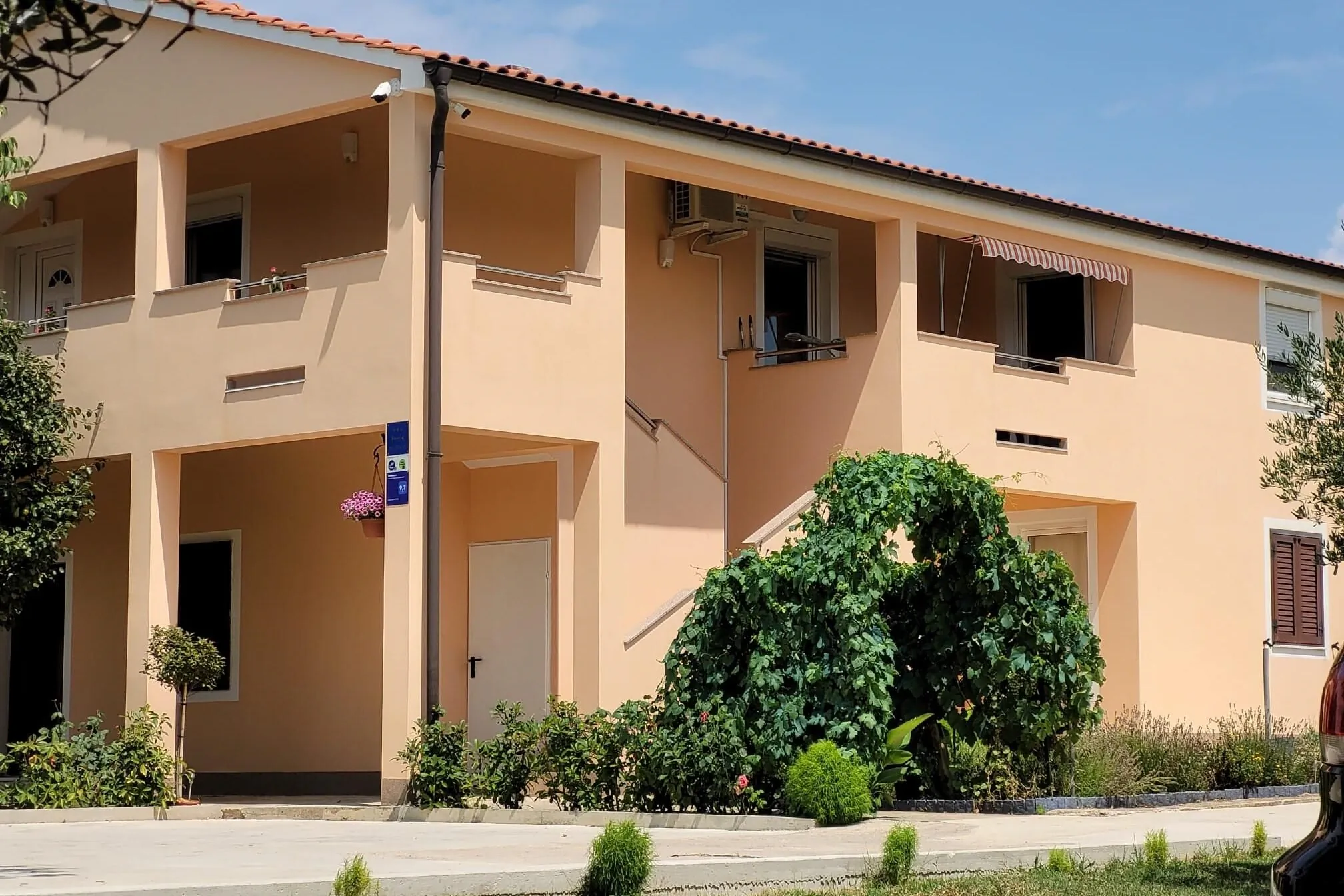 Apartments With Parking Space Vrsi, Zadar - 25947 Vrsi