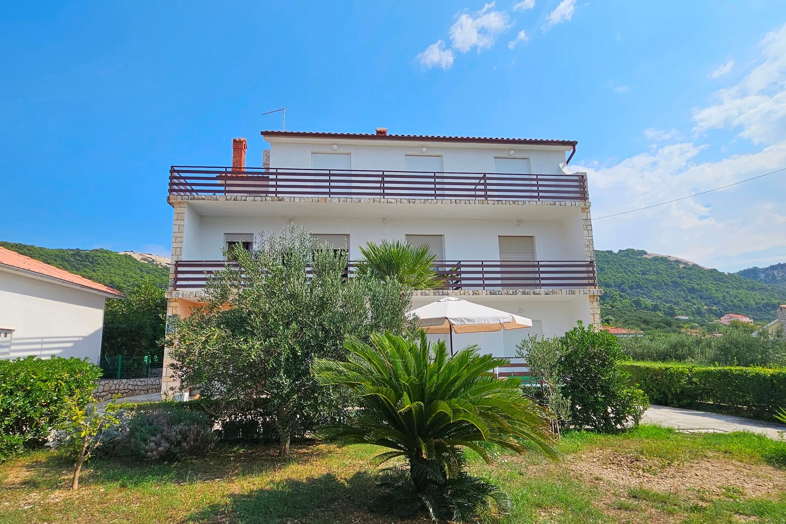 Apartments With Parking Space Banjol Rab - 25967