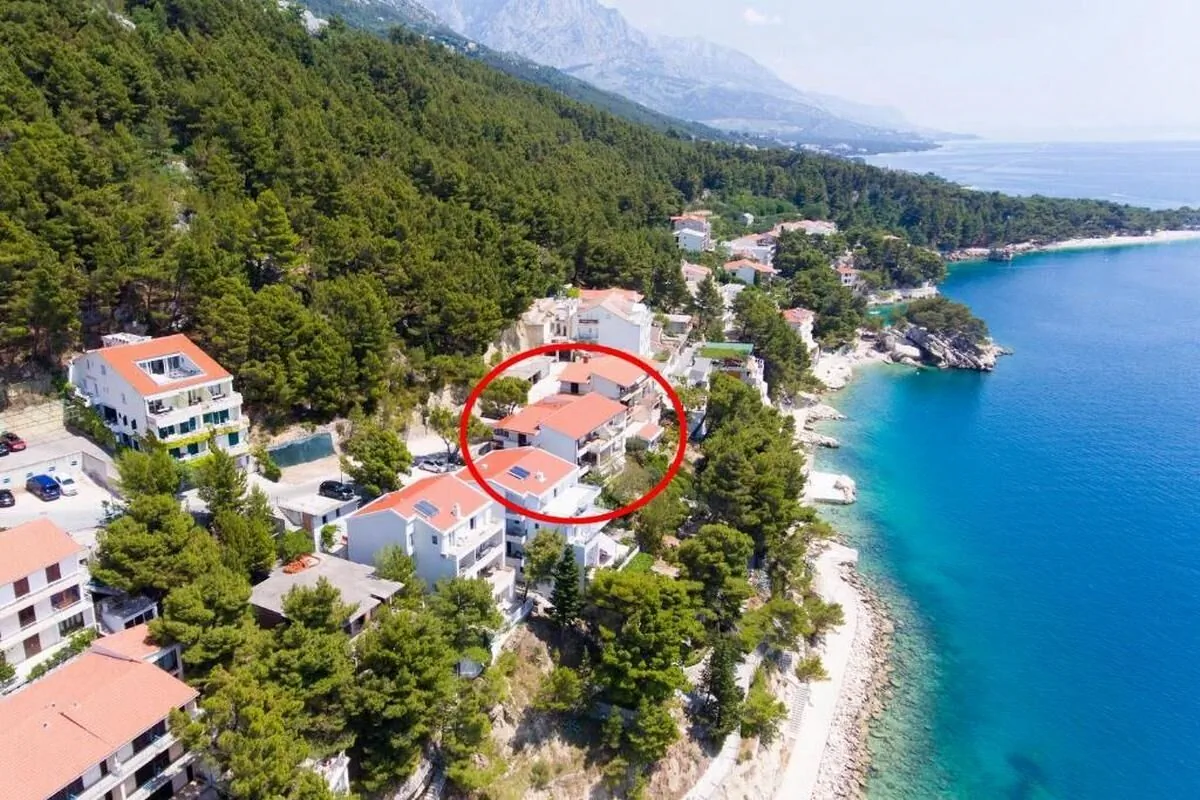 Apartments and Rooms Apartmani Brela 1