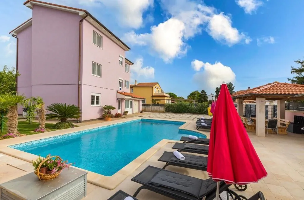 Apartments Villa Ana Valbandon