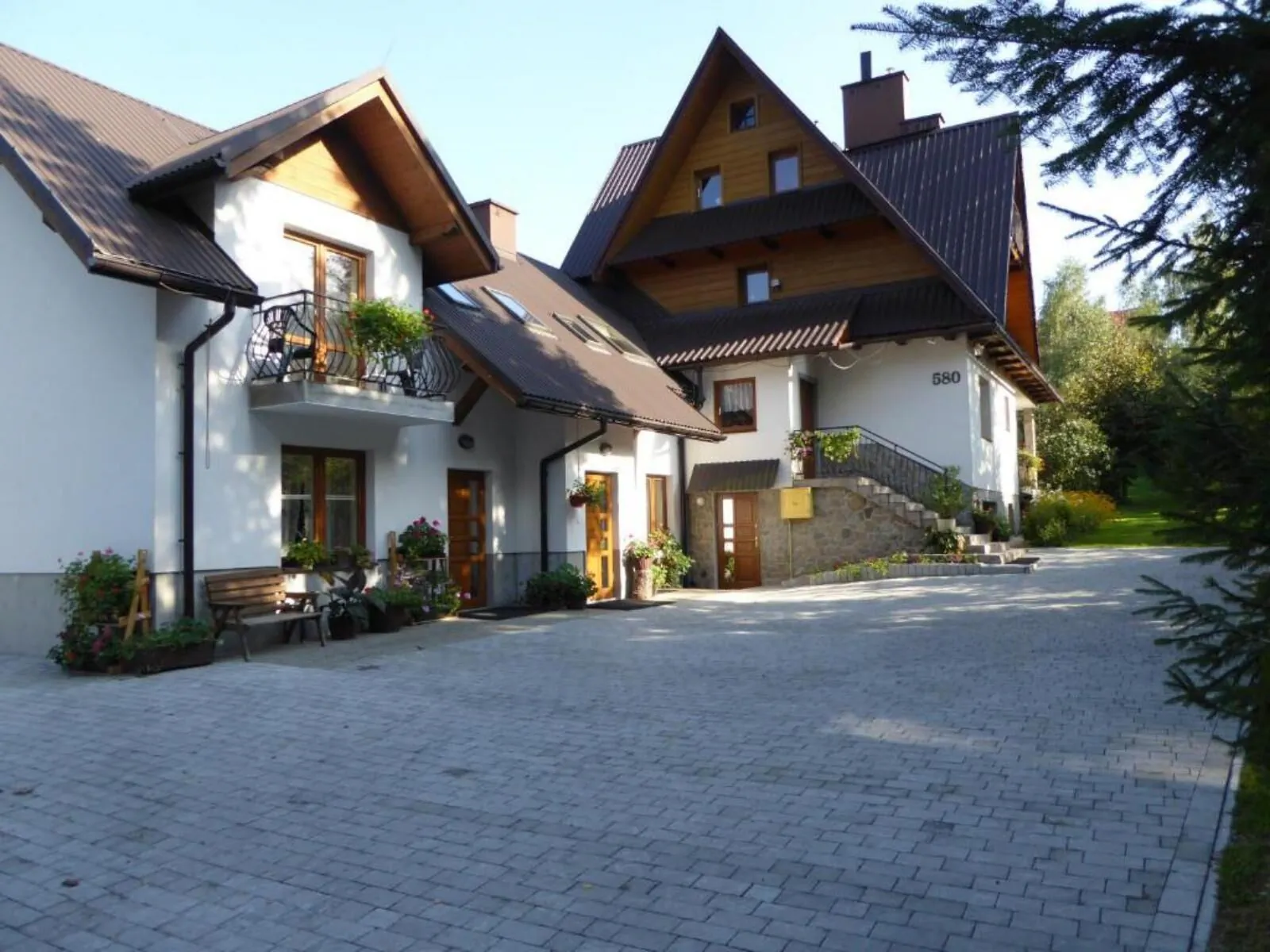Pokoje i apartamenty pod Jaworzyną Koninki