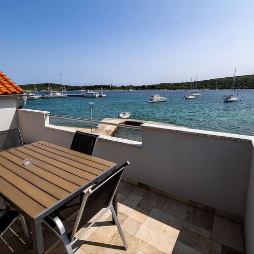 Apartments By The Sea Ilovik, Lošinj - 25973 Ilovik