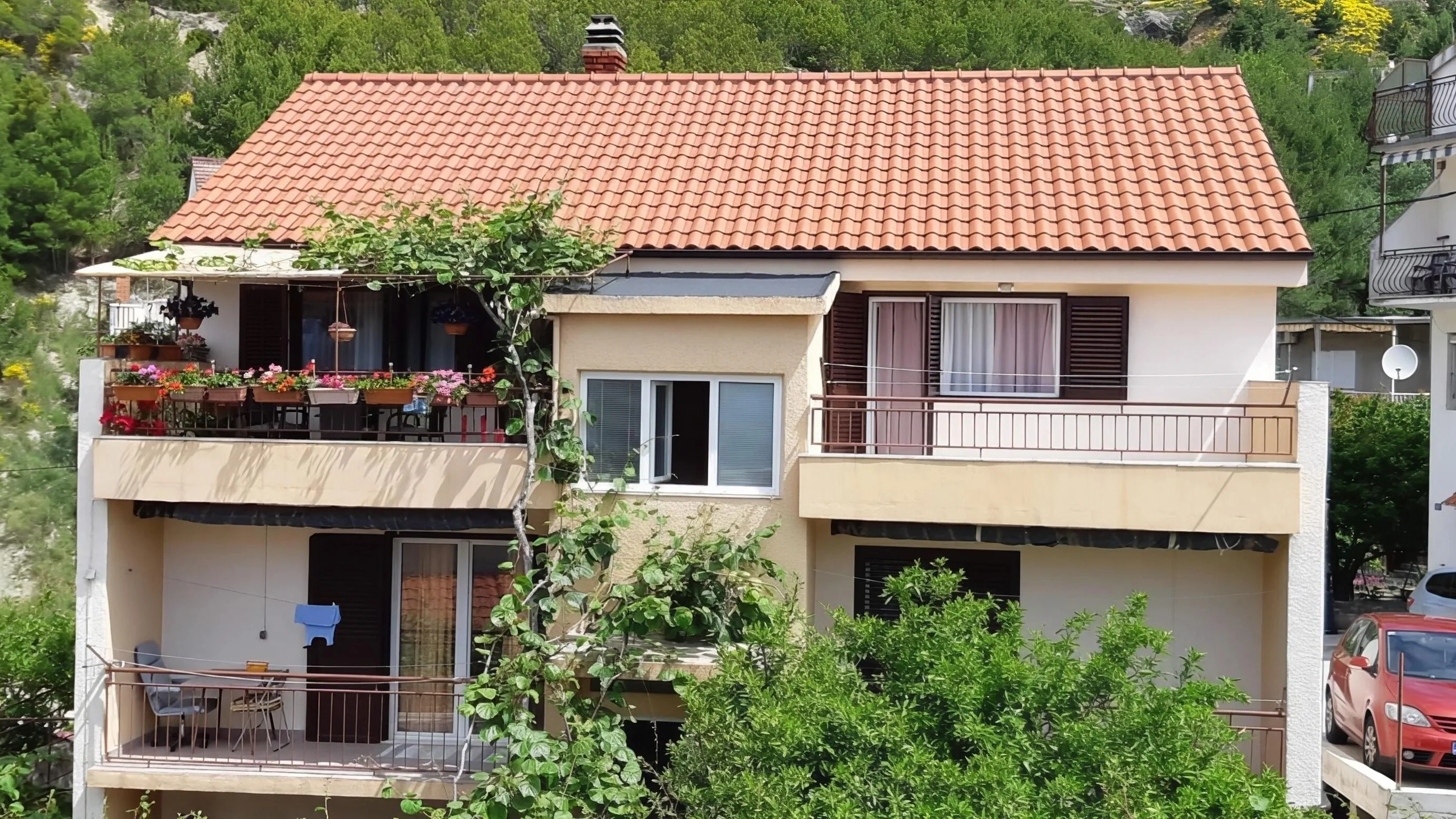 Apartments With Parking Space Dugi Rat, Omiš - 26025 Dugi Rat