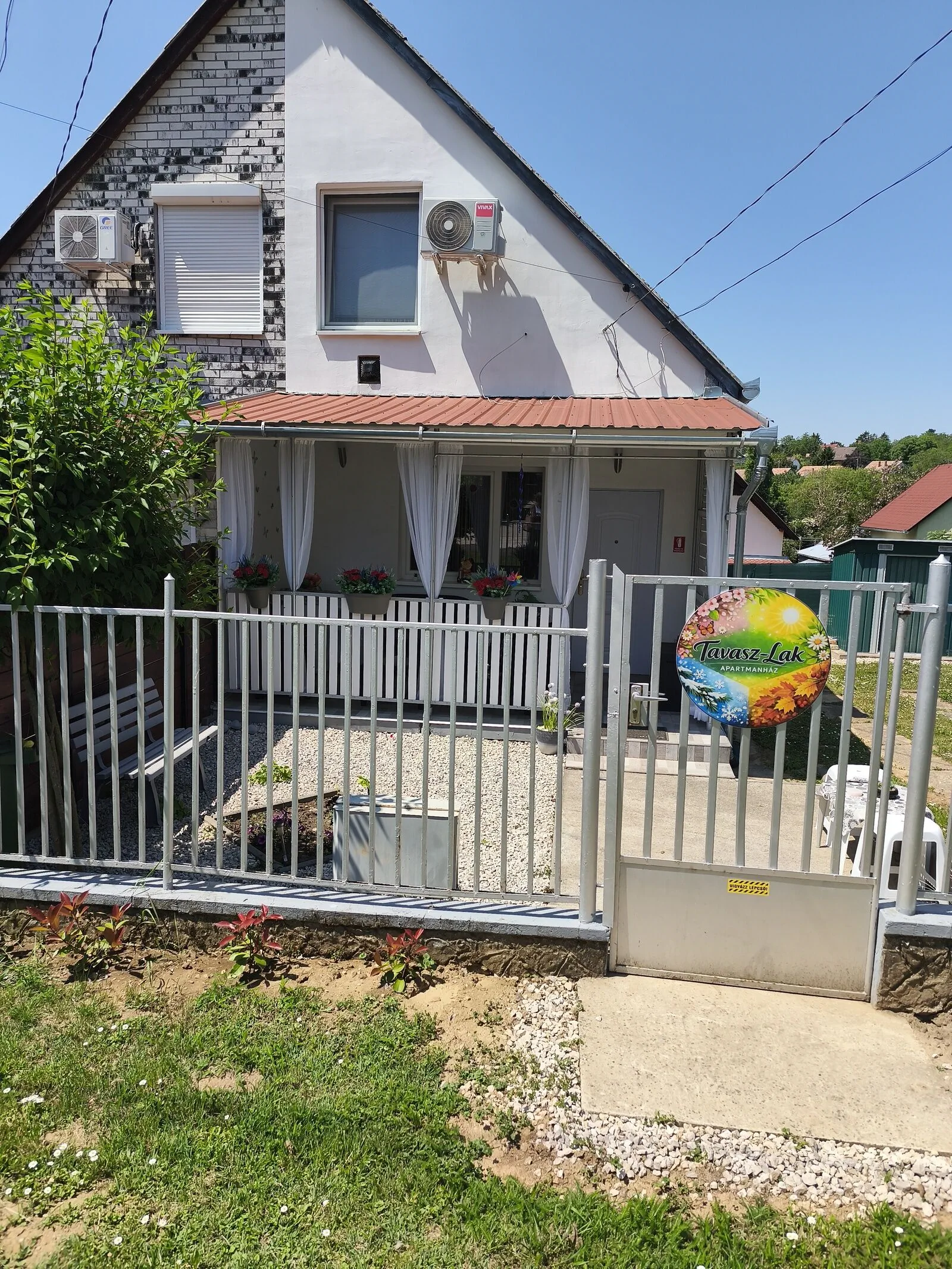 Tavasz-Lak Apartman Igal