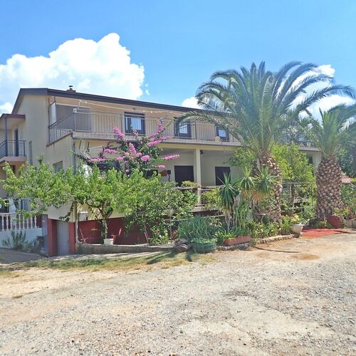 Apartmani Rujno Starigrad