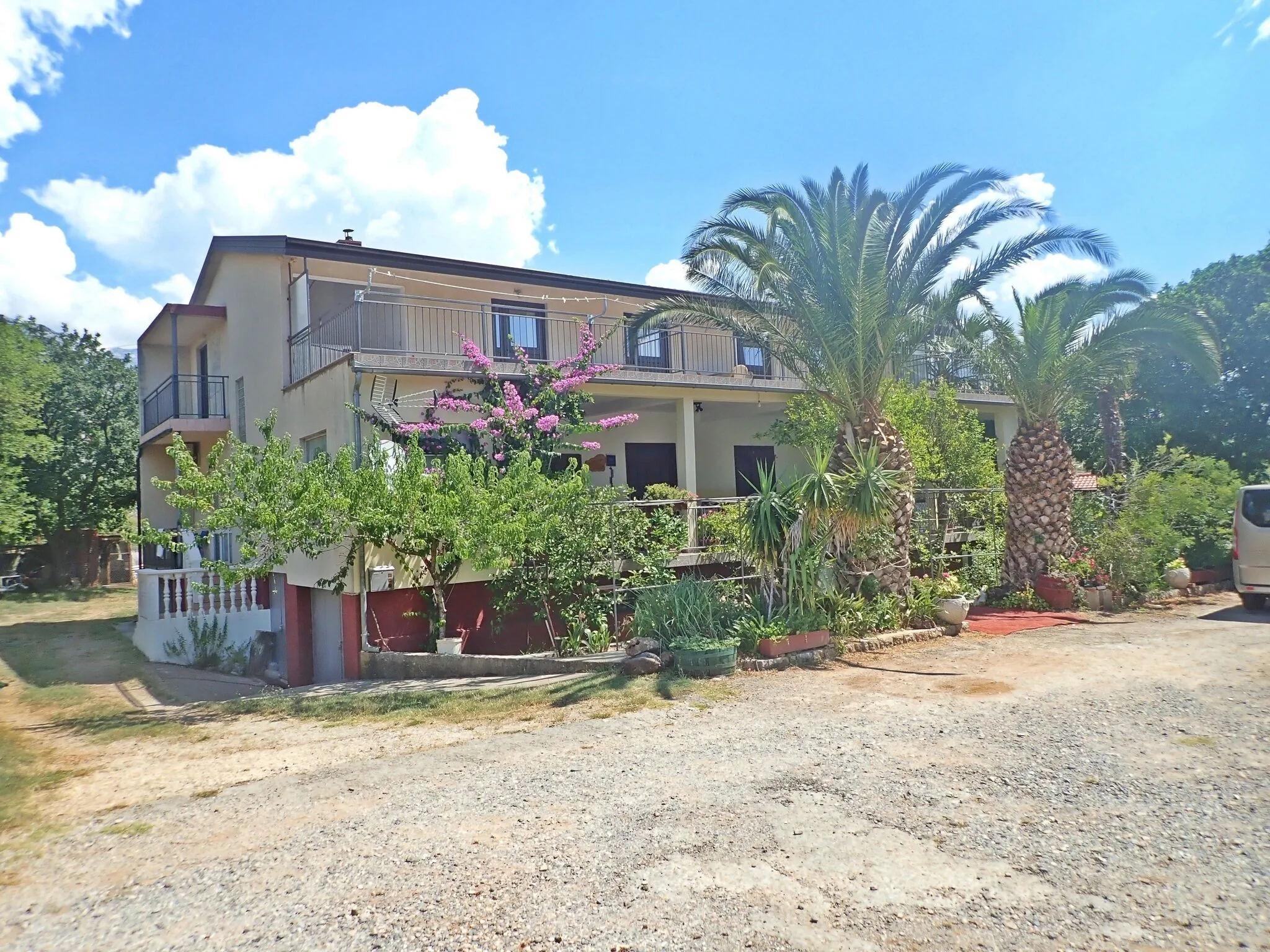 Apartmani Rujno Starigrad