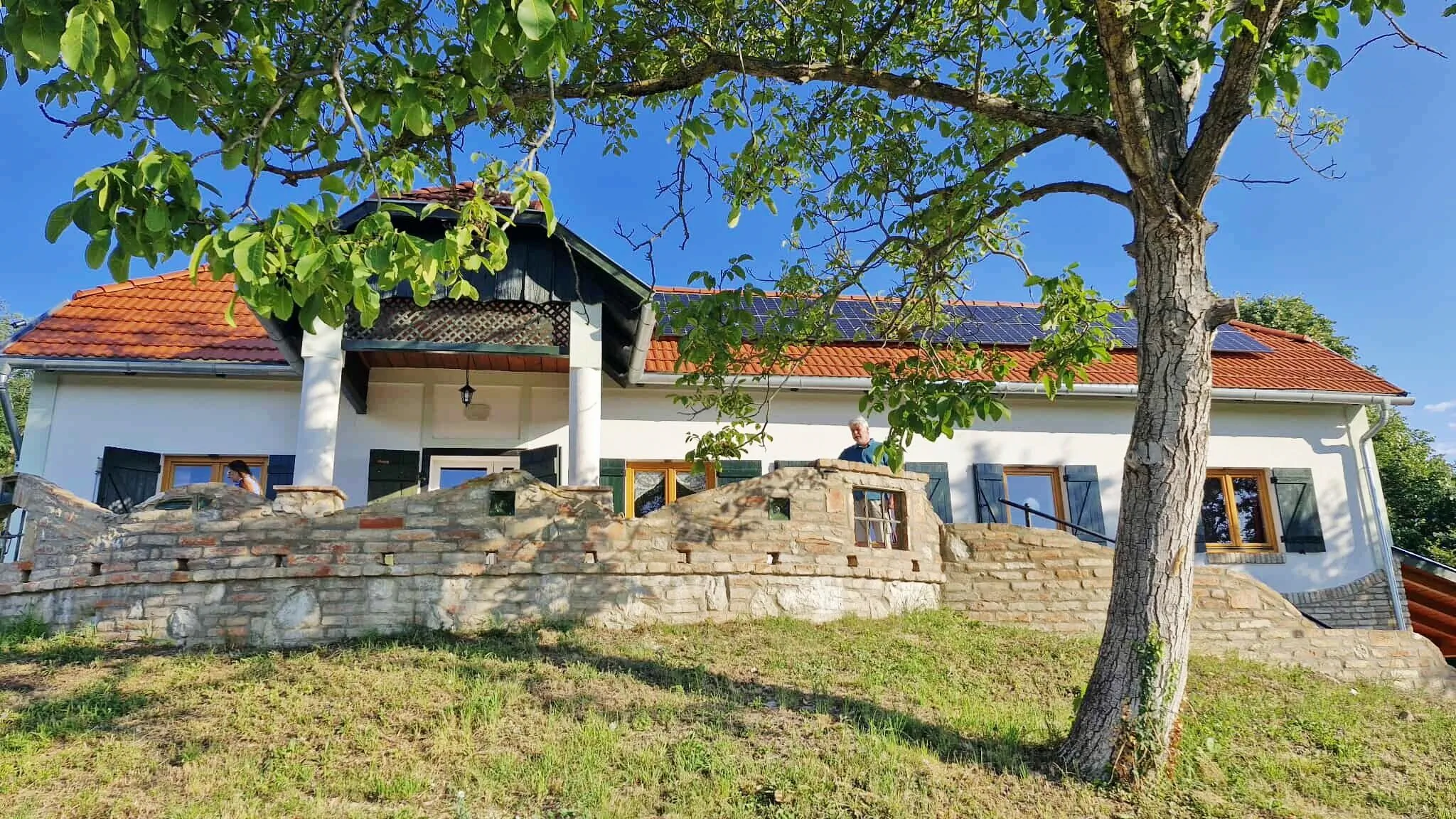 Jakabhegy Vendégház-Szennai Présház