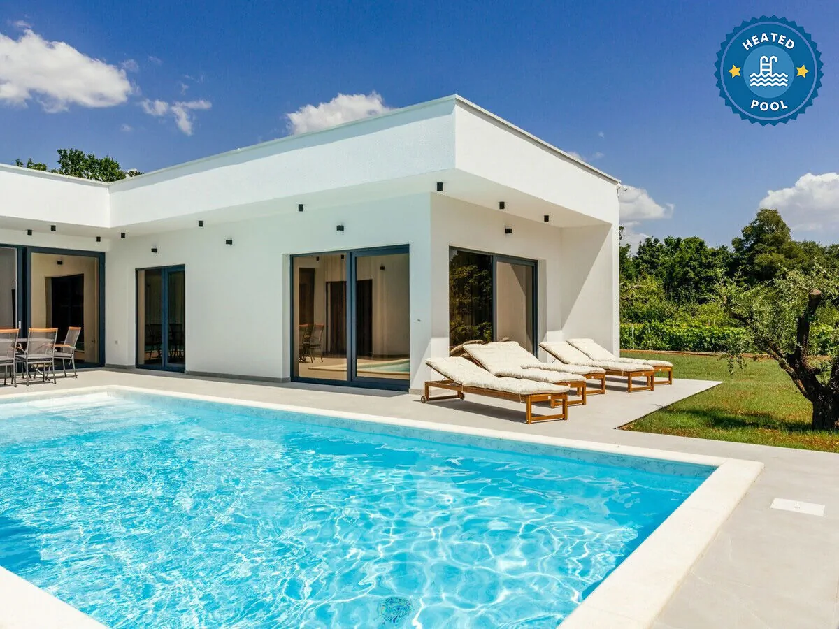 Villa Aura with heated pool Donji Proložac