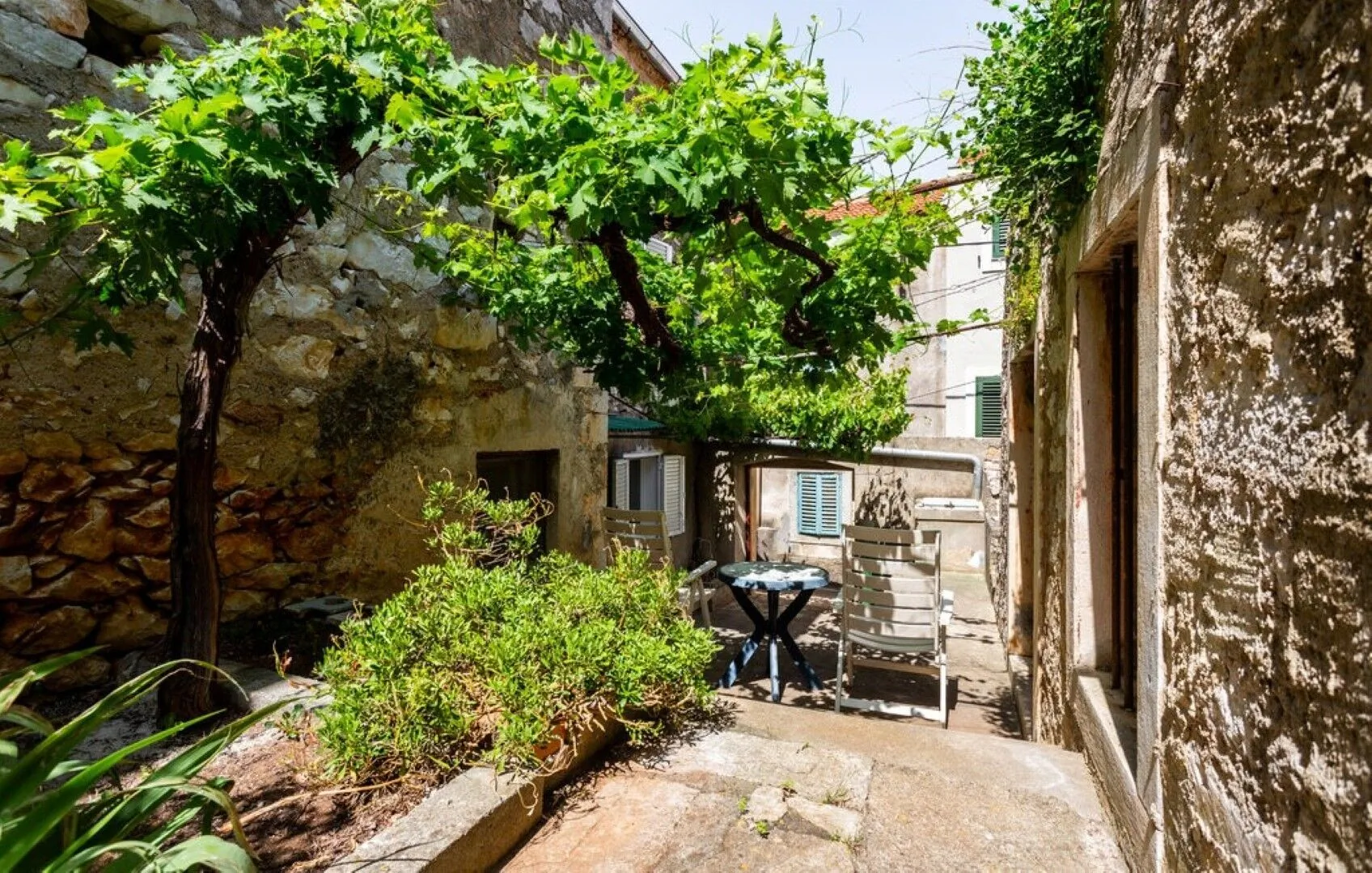 House Veli Iž oldtown
