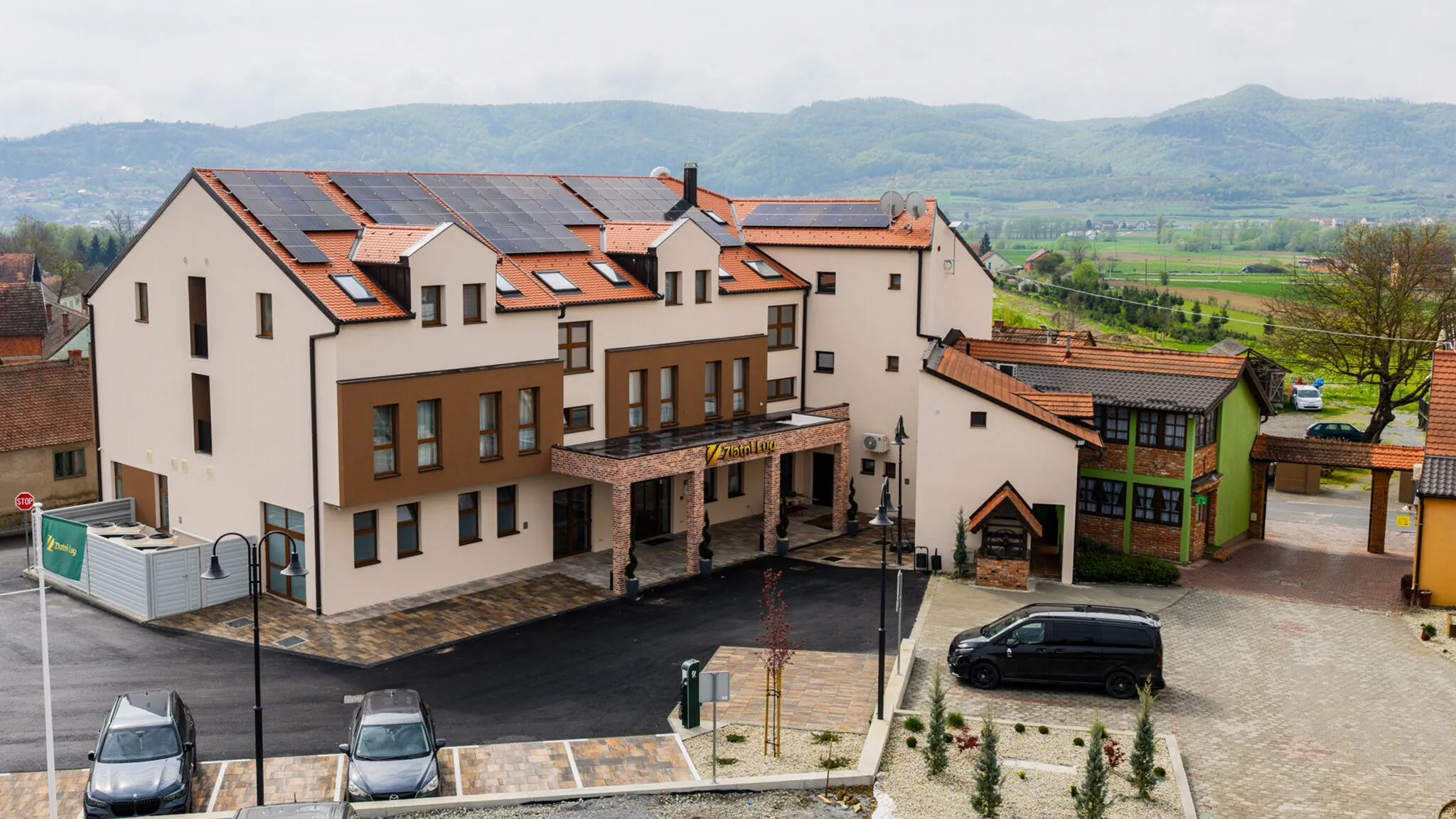 Difuzni Hotel Zlatni Lug Požega