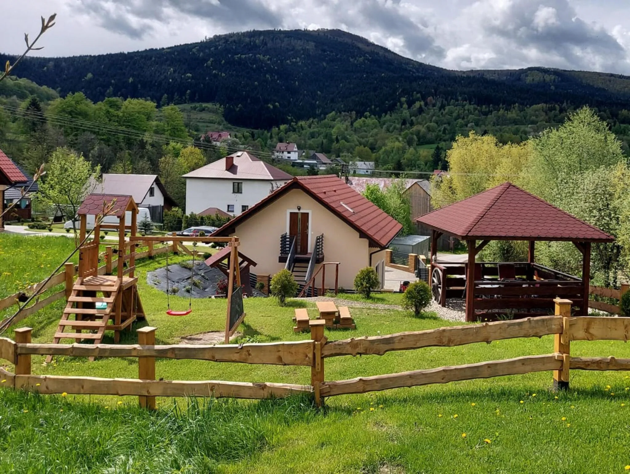 Przystanek Noclegowy Pod Łopieniem