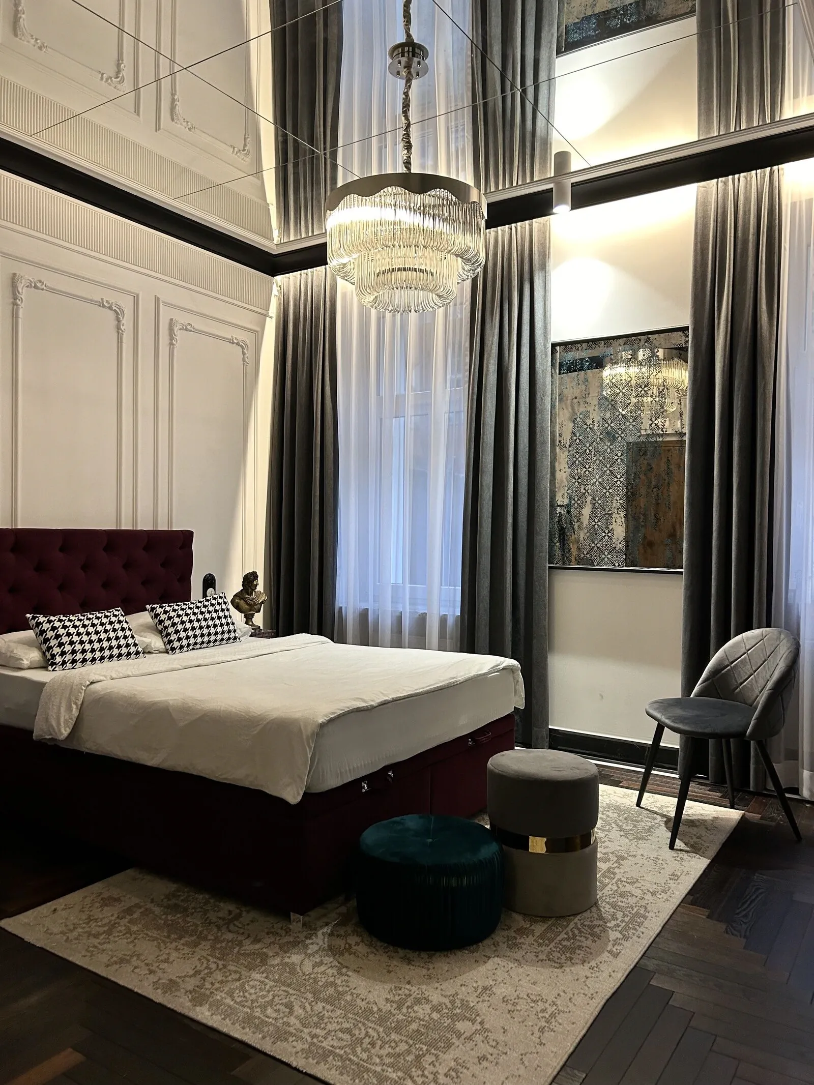 Belle Époque Appartement I The Artdrake Collection