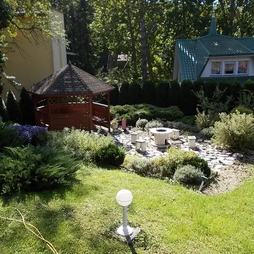 K&eacute;p a kertről