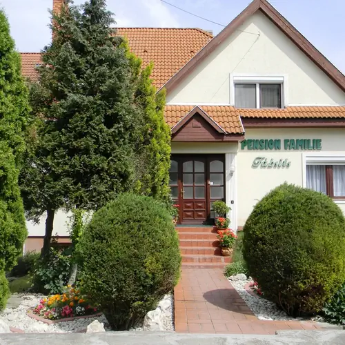 EZ VOLT a r&eacute;gi főbej&aacute;rat