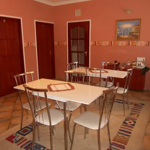 Belv&aacute;rosi vend&eacute;gh&aacute;z nappali