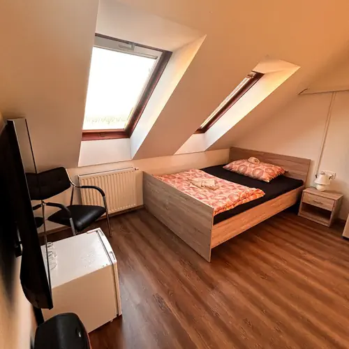 Francia&aacute;gyas szoba