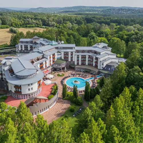 Hotel &eacute;p&uuml;lete 