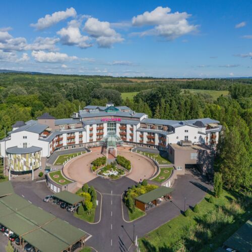 Hotel épülete madártávlatból
