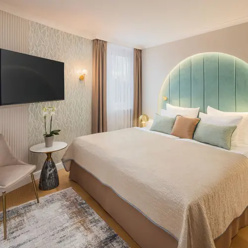 Suite st&uacute;di&oacute; h&aacute;l&oacute;szoba  