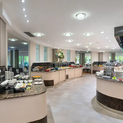 &Eacute;tterem b&uuml;f&eacute;asztal 