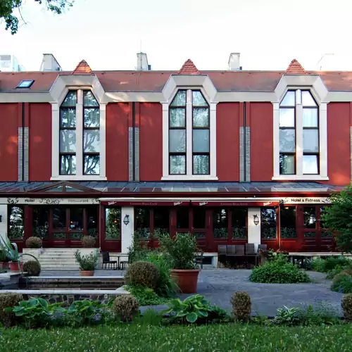 Golden Ball Club Wellness Hotel & Spa Győr 002 kép