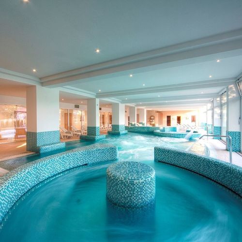 Két Korona Konferencia és Wellness Hotel Balatonszárszó ★★★★ 3