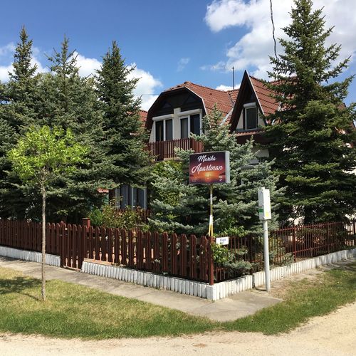 Marika apartman úszómedencével