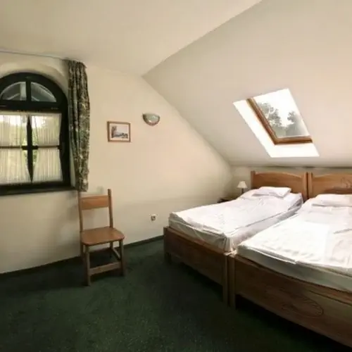 4 &aacute;gyas panzi&oacute; szoba