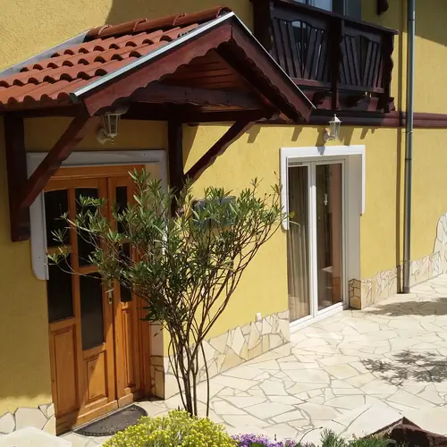 Als&oacute;  apartman  bej&aacute;rat