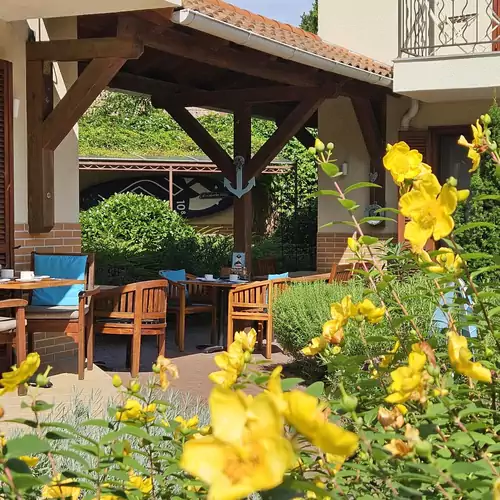 Hullám Villa Balatonmáriafürdő 007 kép