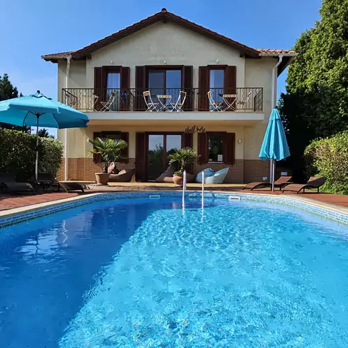 Hullám Villa Balatonmáriafürdő 005 kép