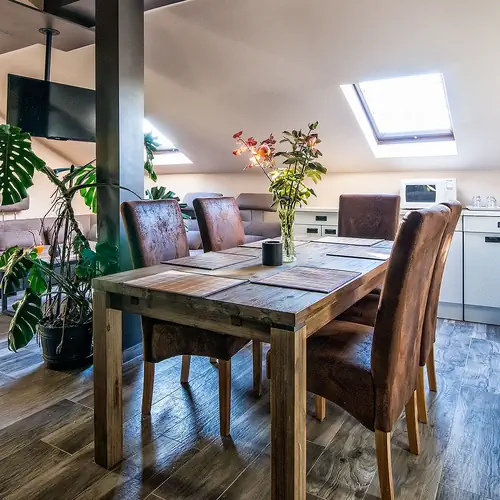 F&eacute;nyk&eacute;p apartmanr&oacute;l