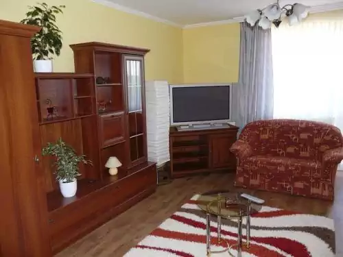 Narancs Apartman Gyomaendrőd 006 kép