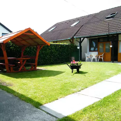 Yachtparty Apartmanház Balatonboglár 004 kép