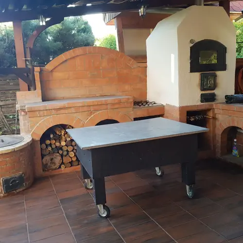 grillterasz r&eacute;szlet