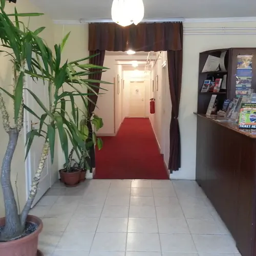 Fot&oacute; a recepci&oacute;r&oacute;l