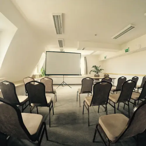 Konferenciaterem (70 fő befogad&aacute;s&aacute;ra alkalmas)