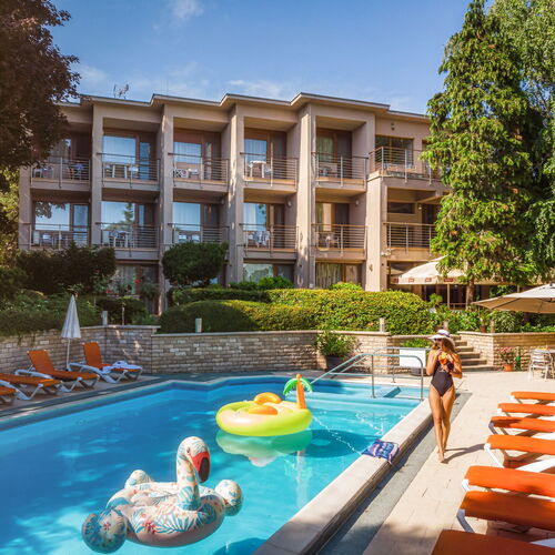 Hotel Villa Pax Balatonalmádi ★★★ 2