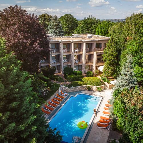 Hotel Villa Pax Balatonalmádi