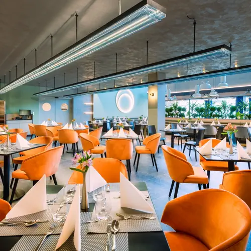 &Eacute;tterem (keleti sz&aacute;rny)