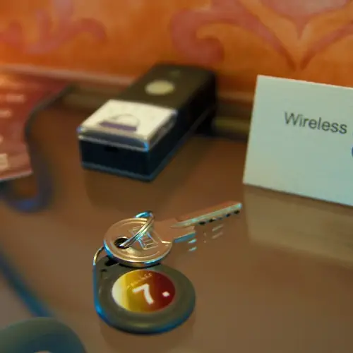 Varga-h&aacute;z szobakulcs &eacute;s proxy bej&aacute;rati kulcs