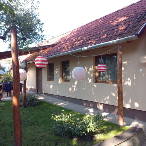 Kertre néző apartman