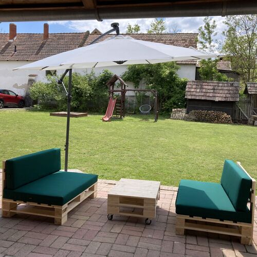 Terasz, aminek van fedett &eacute;s nyitott r&eacute;sze