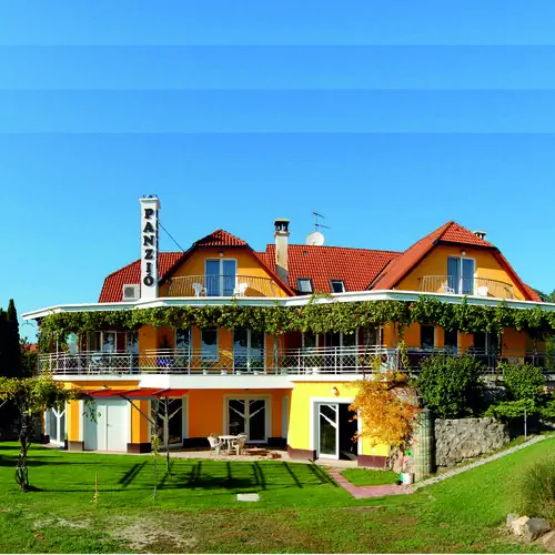 K&eacute;p az &eacute;p&uuml;letről