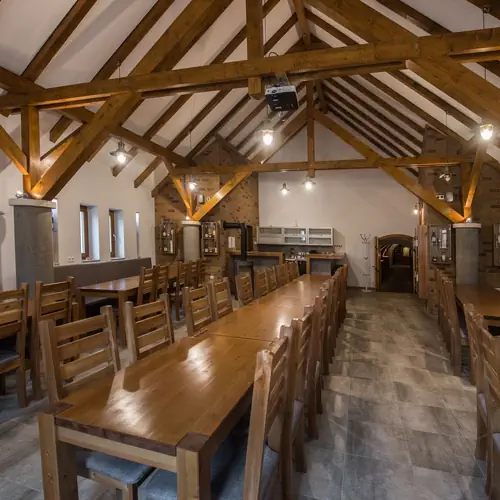 Rendezv&eacute;nyh&aacute;z belső t&eacute;r