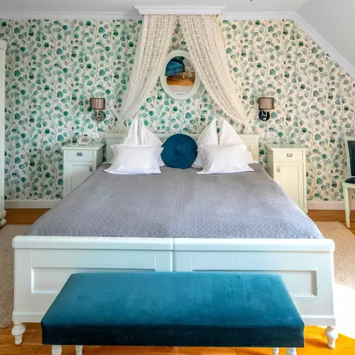 Superior francia&aacute;gyas szoba