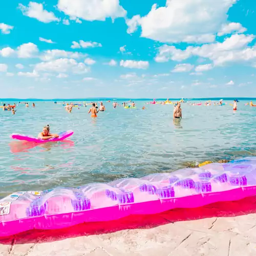 Tóth Nyaraló Balatongyörök 003 kép