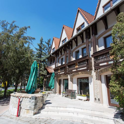 Hotel bejárat