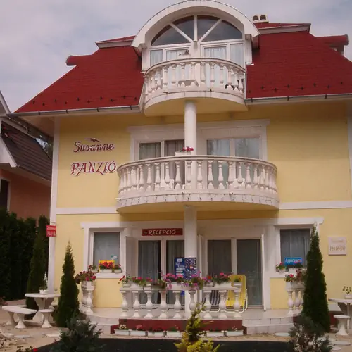 Susanne panzió bejárata a Kilián György utca felől