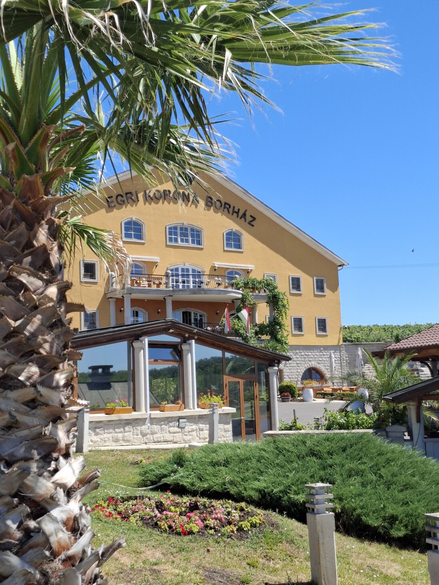 Egri Korona Borház - Borfalu, Wellness Hotel és Kemping